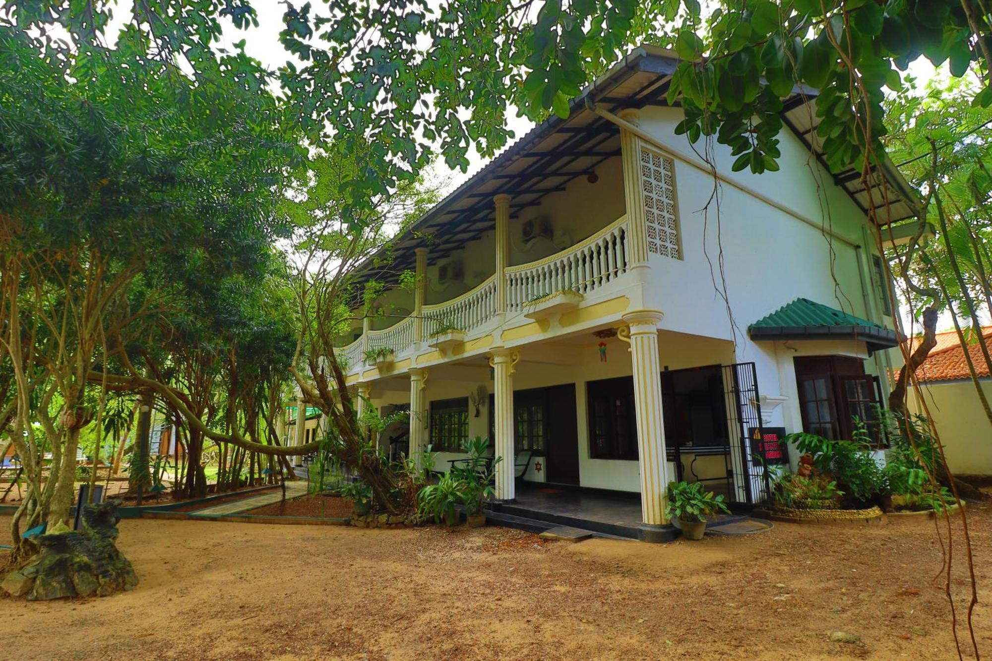 Hotel Susantha Garden Бентота Экстерьер фото